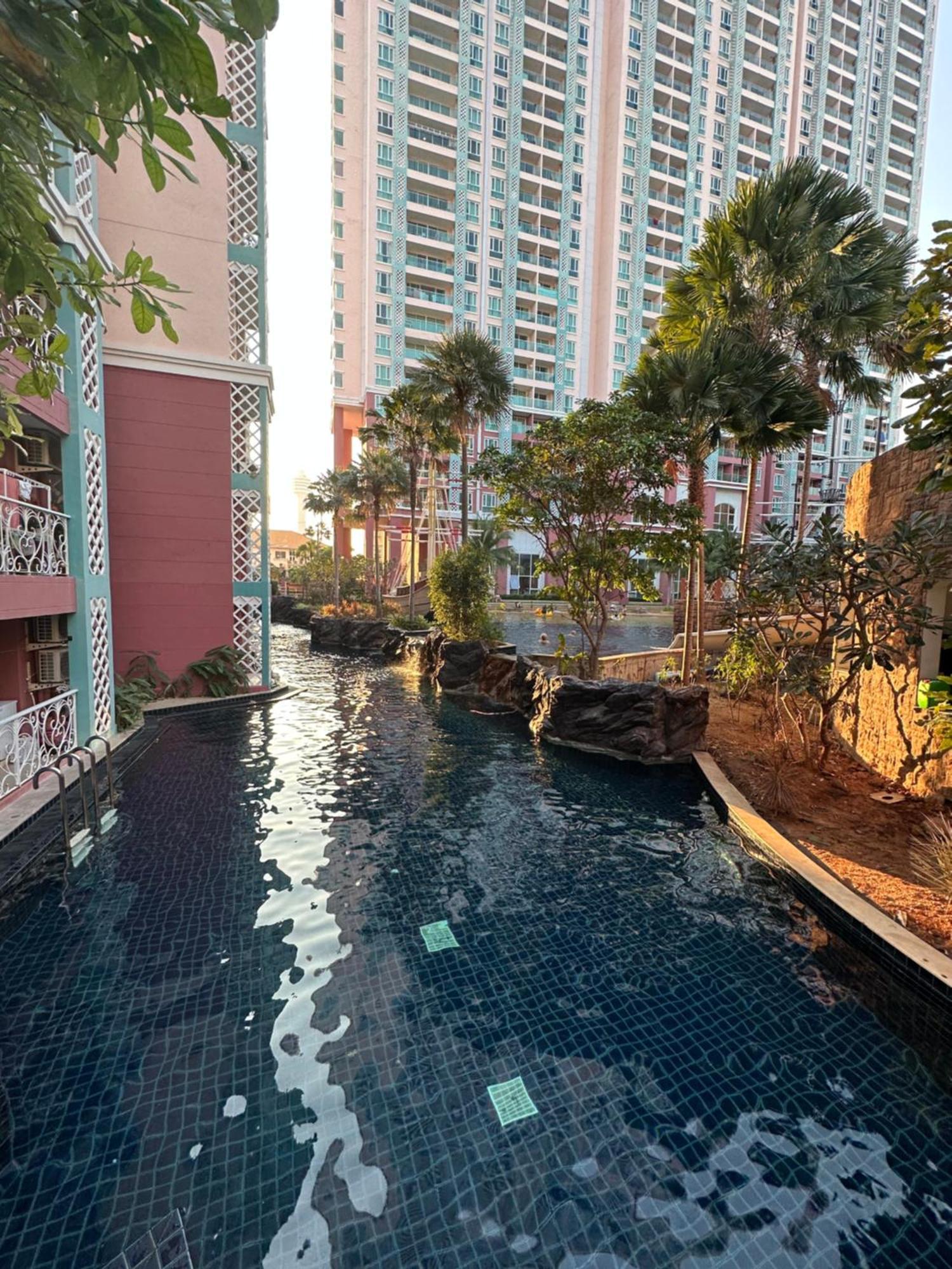Grande Caribbean Resort Pattaya Extérieur photo